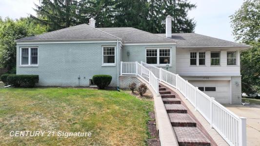1702 Overhill Dr, Flint, Michigan 48503-4655, USA