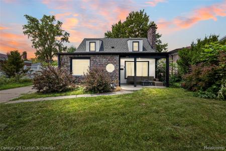 6521 Berwyn Street, Dearborn Heights, Michigan 48127, USA