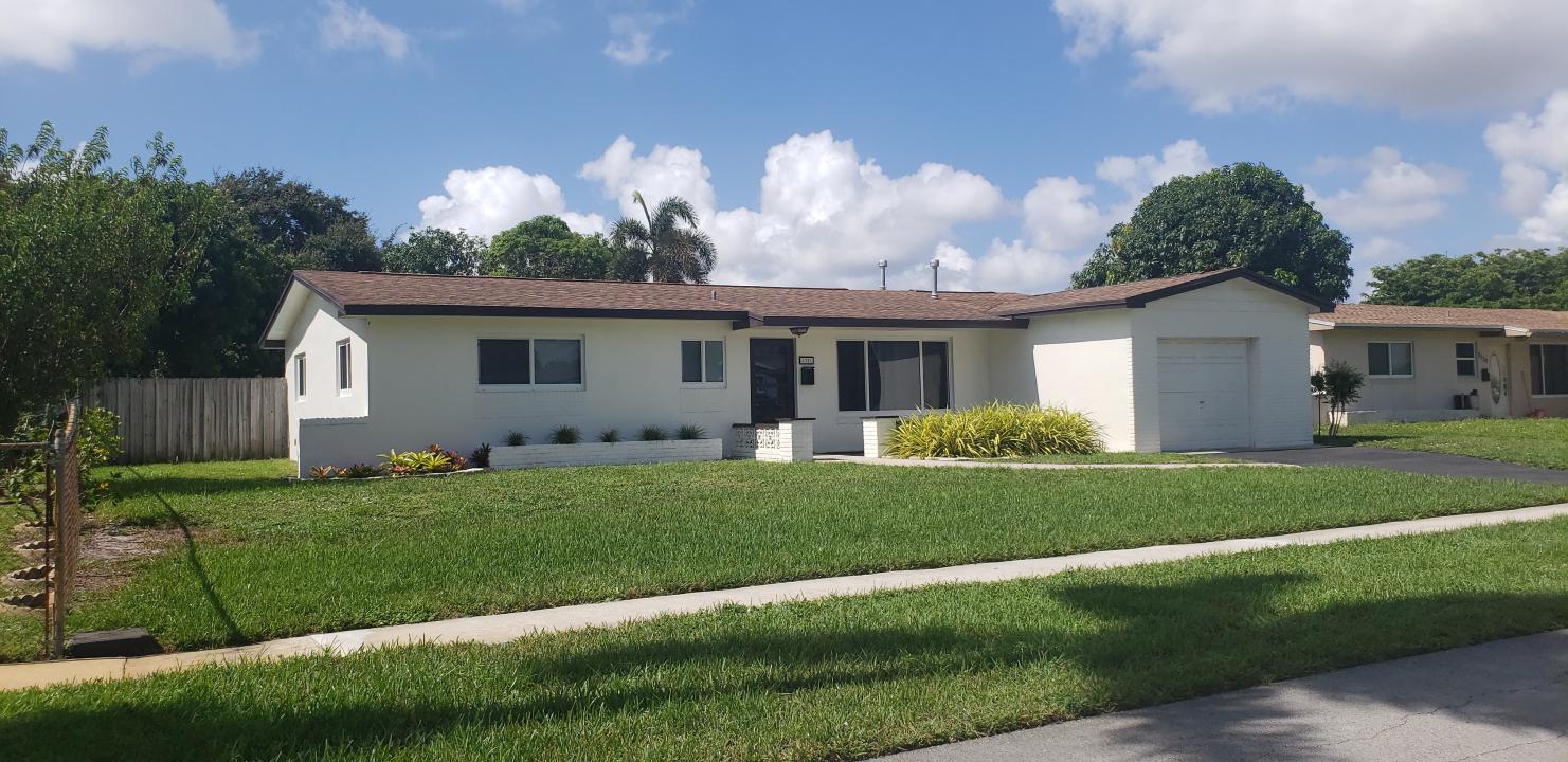 8320 NW 24th Ct, Pembroke Pines, 佛羅里達州 33024, 美國