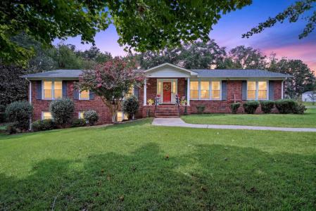 221 Fernbrook Circle, Pacolet, South Carolina 29372, USA