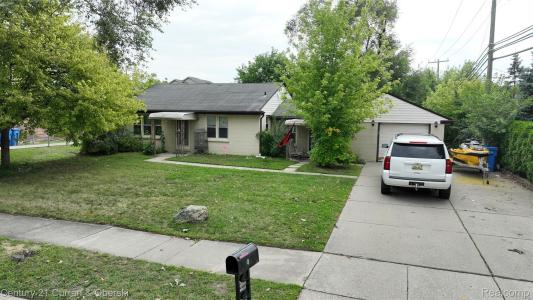 148 Rosemary Street, Dearborn Heights, Michigan 48127, USA