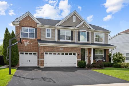10203 Hunter Trl, Huntley, Illinois 60142, USA