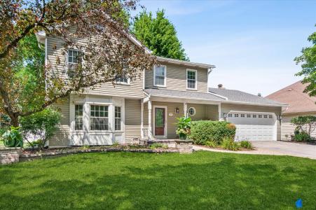 1527 Abbotsford Drive, Naperville, Illinois 60563, USA