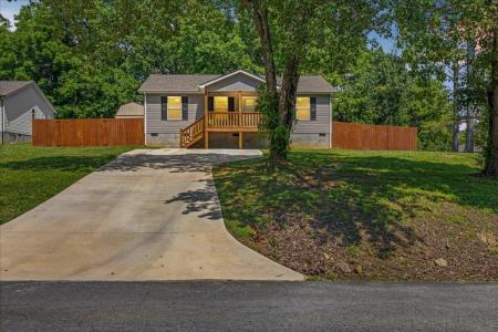 311 N Iowa Avenue, Etowah, Tennessee 37331, USA