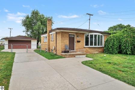 18229 Rainbow Road, Fraser, Michigan 48026, USA