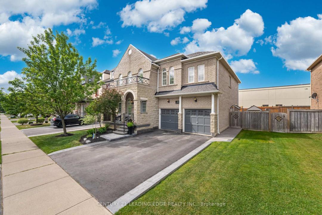34 ROYAL LINKS CIRCLE, Brampton, Ontario L6P 2Z9, Canada