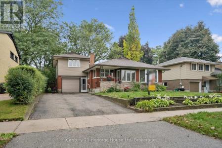 146 CORNELL AVENUE, Kitchener, オンタリオ N2G 3E6, カナダ