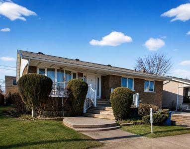 5730  Av. Einstein, Côte-Saint-Luc, 魁北克省 H4W 1V3, 加拿大