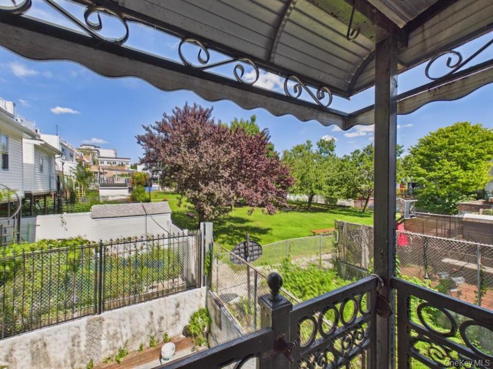 885 E 169th St, Bronx, New York 10459, Amerika Birleşik Devletleri