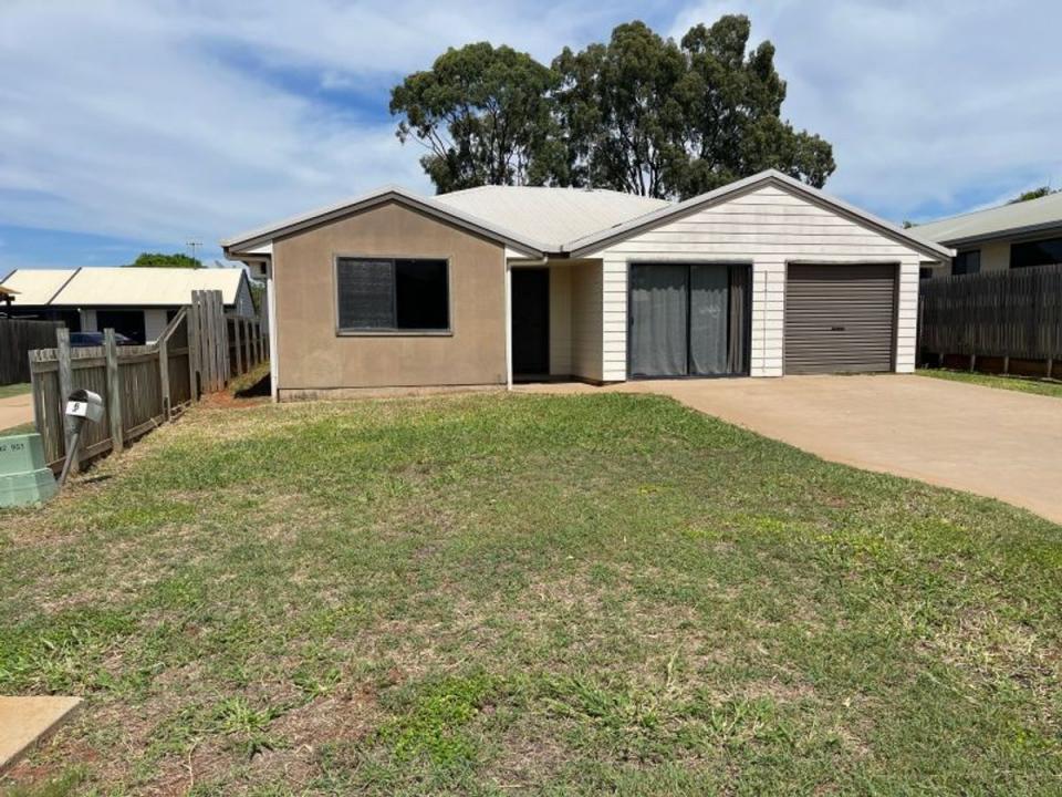 6 Savannah Drive, Moranbah, QLD 4744, Australia