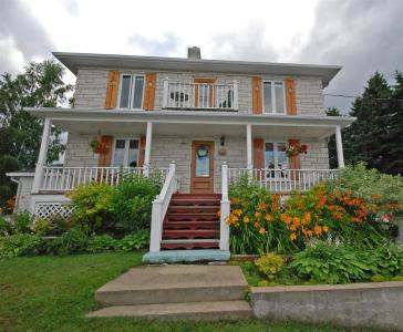 3489  Av. Royale, Saint-Ferréol-les-Neiges, Québec G0A 3R0, Canada
