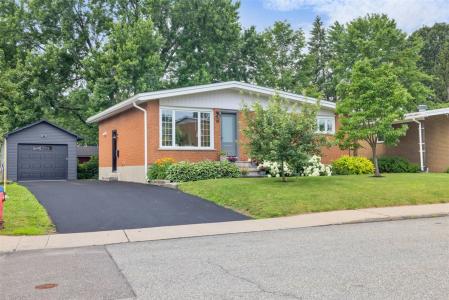58  Rue Lessard, Gatineau (Hull), Québec J8Y 1M7, Canada