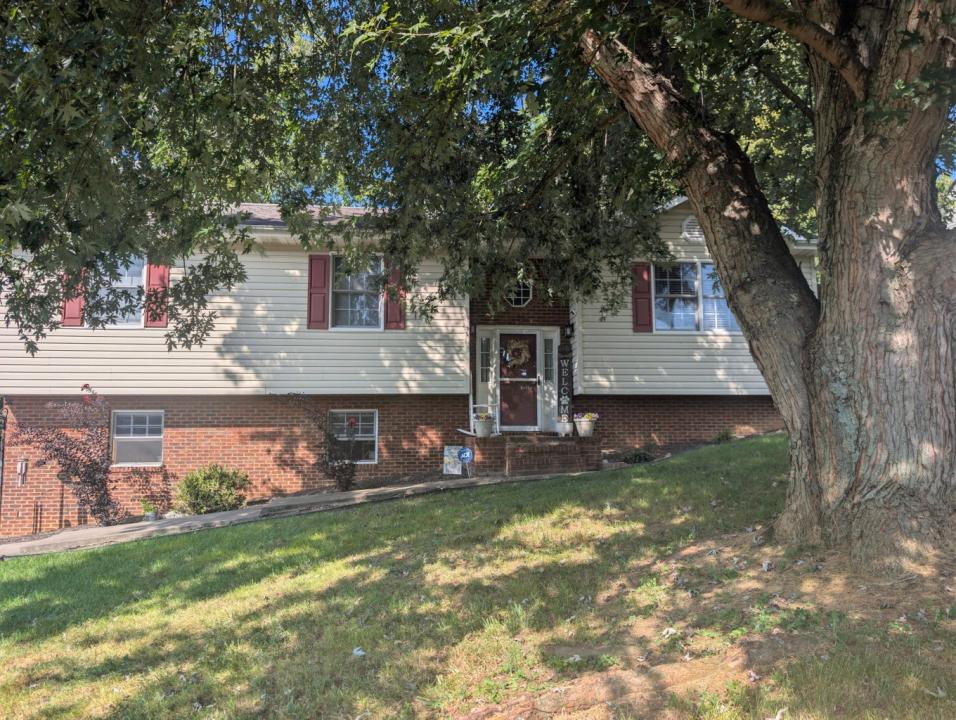 128 Ashley Drive, Mount Carmel, Tennessee 37645, États-Unis