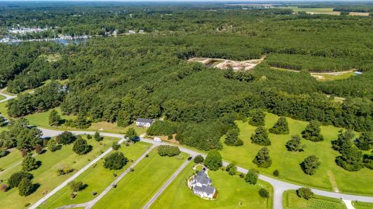 2106 White Farm Road, Oriental, North Carolina 28571, USA