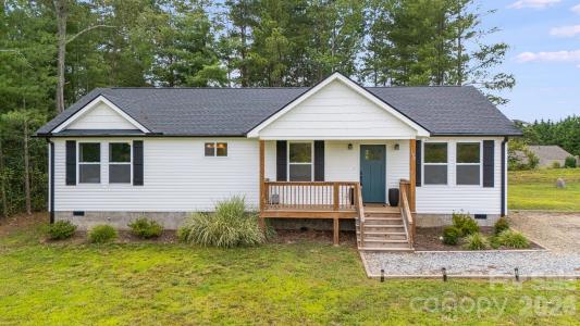398 Point Hope Lane, Hendersonville, North Carolina 28792, USA