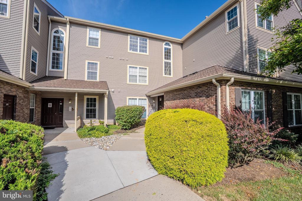 7493 Elm Court, Monmouth Junction, New Jersey 08852, États-Unis