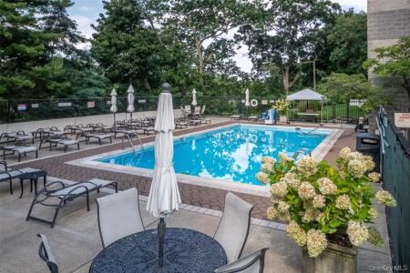 701 Peham Road Unit #5L, New Rochelle, New York 10805, USA