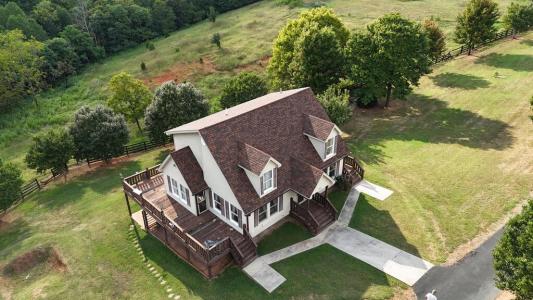 195 Horsehoe Dr, Hurt, Virginia 24563, USA