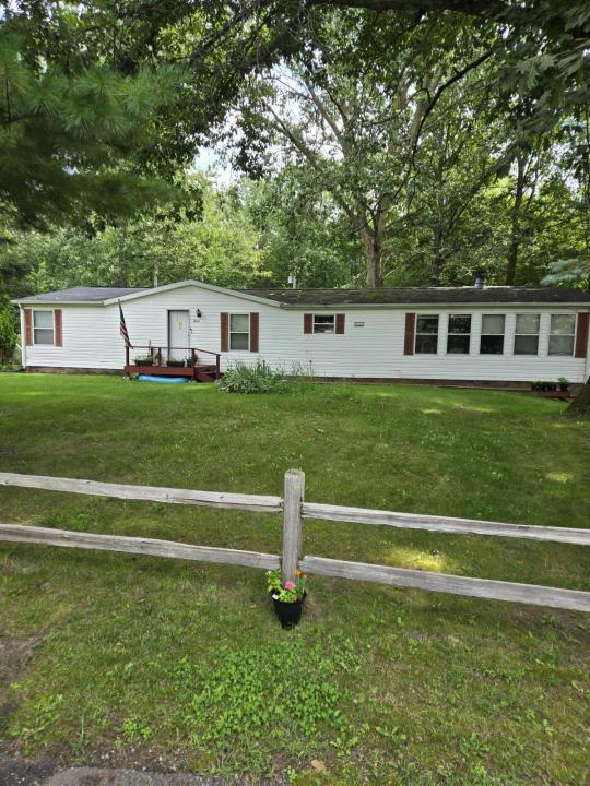 2625 Sanford Drive, Hillsdale, Michigan 49242, USA