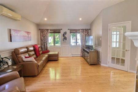 41  Rue des Pivoines, Rivière-du-Loup, Québec G5R 5E6, Canada