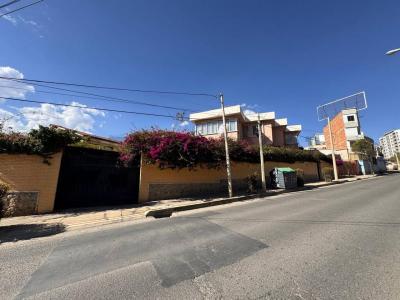 Avenida Los Alamos 14, Calle 12 y 13 de Calacoto 14, Calacoto, La Paz 00001, Bolivie