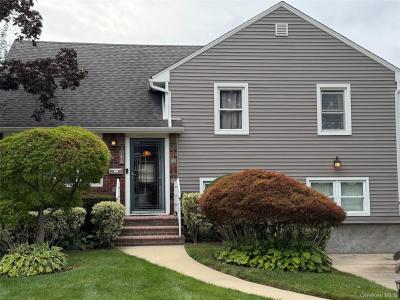 948 Simon Place, Wantagh, New York 11793, États-Unis