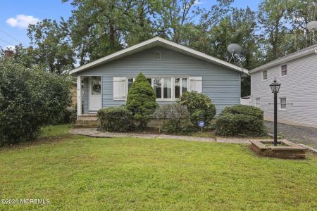 64 Berkley Avenue, Colonia, New Jersey 07067, Stati Uniti