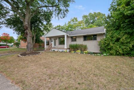 31560 Leelane, Farmington, Michigan 48336, États-Unis