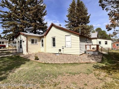 507 2nd Street, Bowman, North Dakota 58623, USA