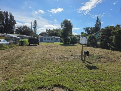 5871 43rd St. N., St. Petersburg, Florida 33714, USA