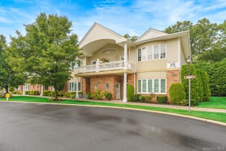 30 Sarah Court, Amityville, New York 11701, États-Unis