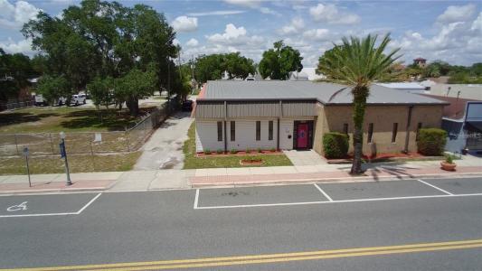 208 E LAKE Avenue, AUBURNDALE, Florida 33823, USA