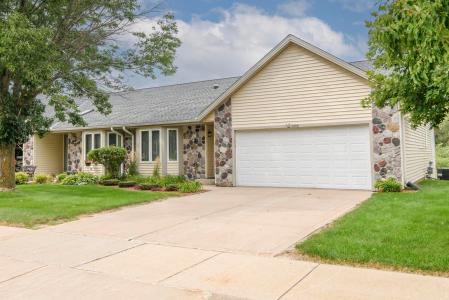 3004 Valley Ave, West Bend, Wisconsin 53095, USA