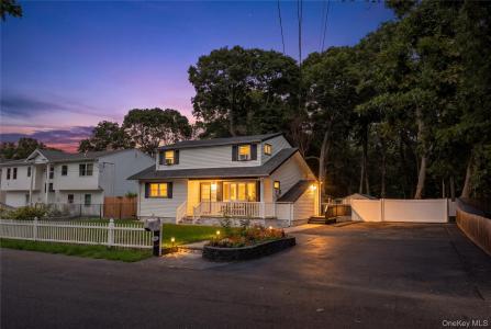 65 Carr Lane, Coram, New York 11727, Amerika Birleşik Devletleri