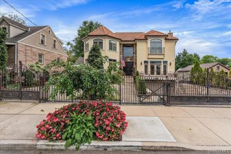 318 147th Place, Whitestone, New York 11357, USA