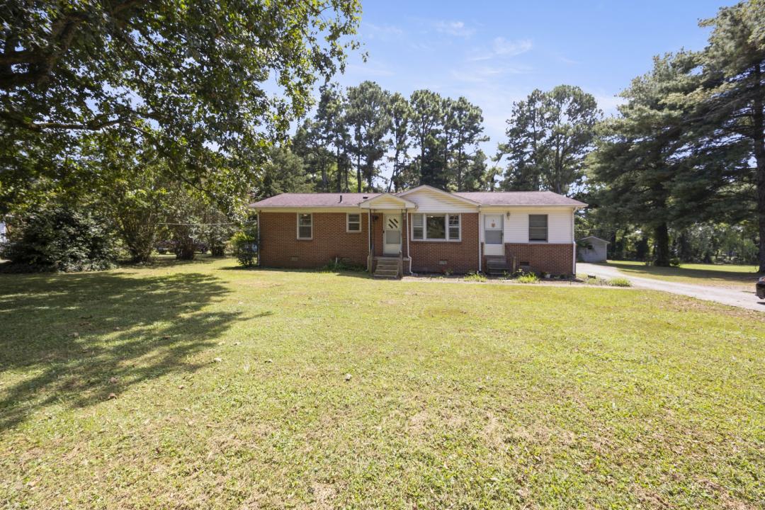 106 Darwin St., Decherd, Tennessee 37324, USA