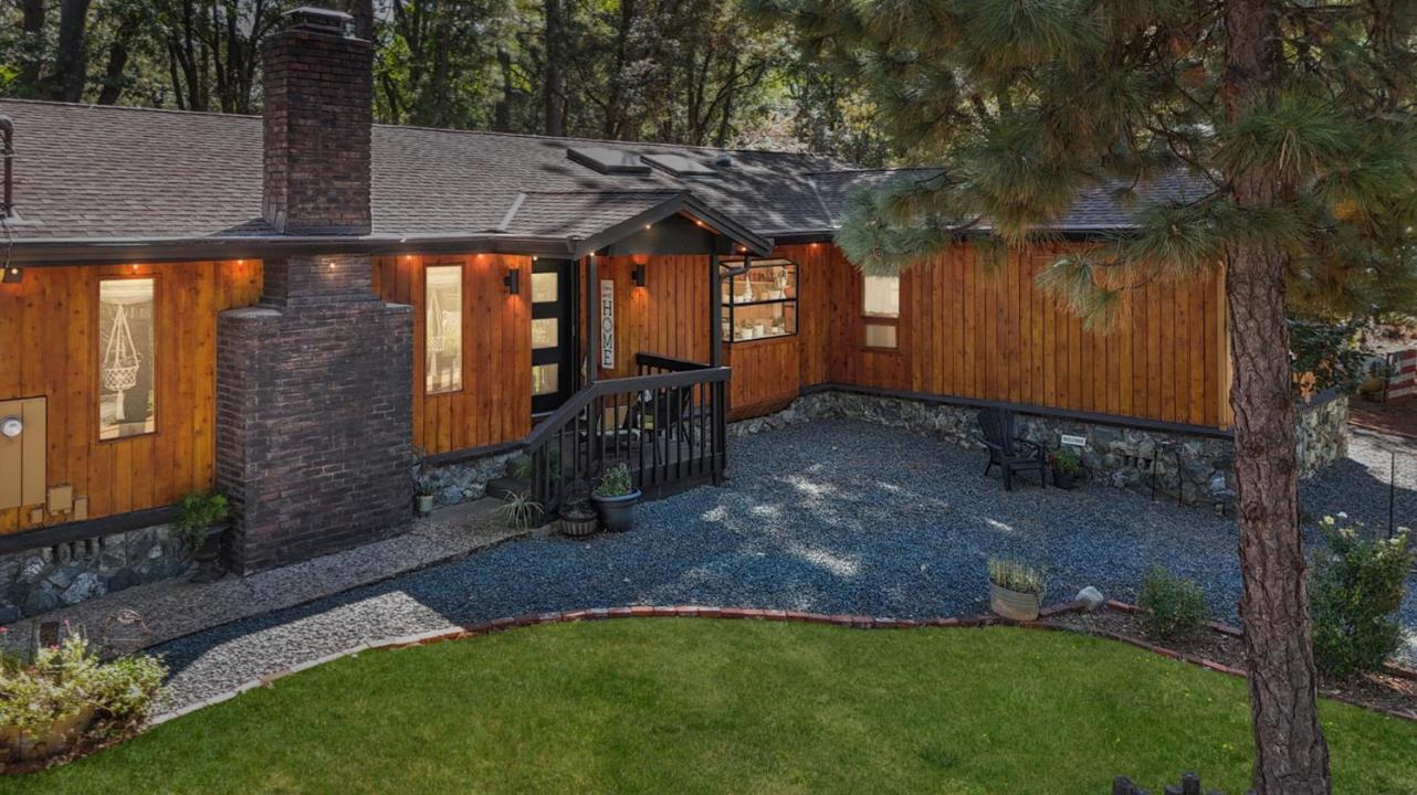 11737 Tammy Way, Grass Valley, קליפורניה 95949, ארצות הברית של אמריקה