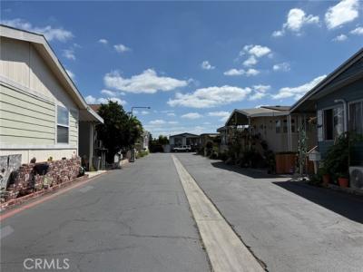 16600 Orange, 25, Paramount, California 90723