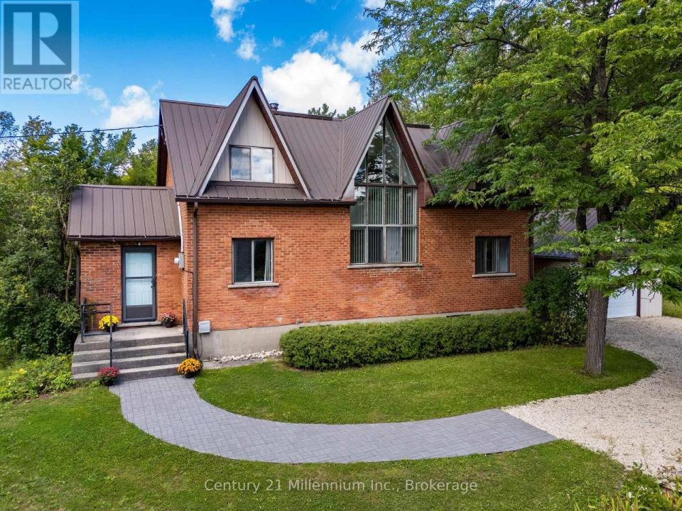 425005 IRISH LAKE ROAD, Grey Highlands, Ontario N0C 1H0, Canada
