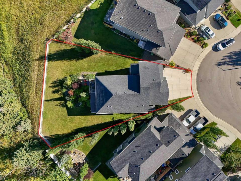 128 RIDGE VIEW CLOSE, Cochrane, Alberta T4C 0P8, Canada