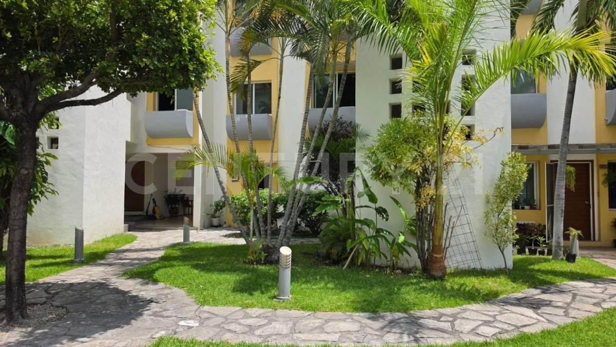 Av Constitucion int 103 1655,, Colima, Colima 28017, México