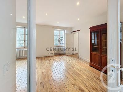 Crepy En Valois, Picardie 60800, Pháp