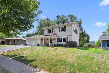 1713 Howlett Ln, Waukesha, Wisconsin 53186, USA