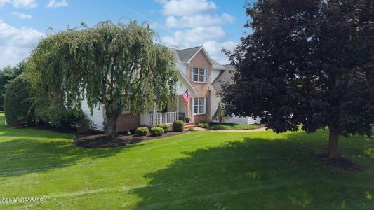22 Crestmont Circle, Bloomsburg, Pennsylvania 17815, USA