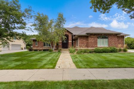 1711 Maplewood Lane, Aberdeen, South Dakota 57401, USA