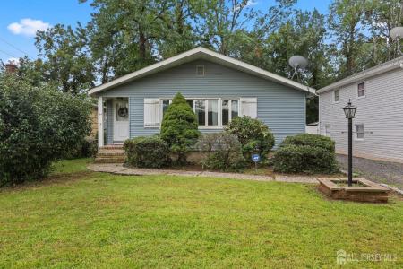 64 Berkley Avenue, Colonia, New Jersey 07067, Stati Uniti