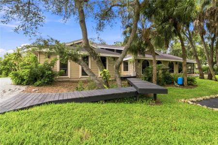902 Drakeswood Court, SARASOTA, Florida 34232