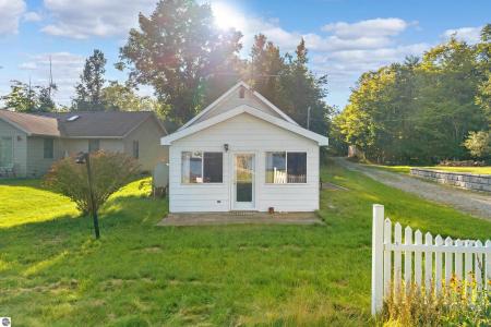 17131 Paradise Cove Road, Alpena, Michigan 49707, Estados Unidos