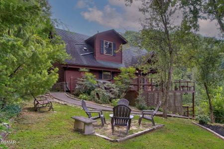 919 Grey Fox Trail, Gatlinburg, Tennessee 37738, USA