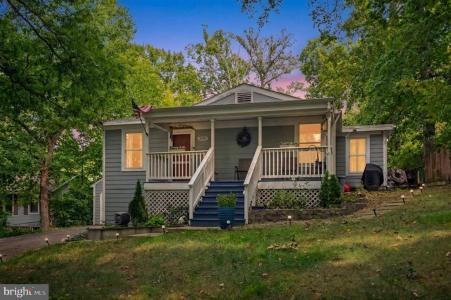 3932 Oakdale Circle, Triangle, Virginia 22172, USA